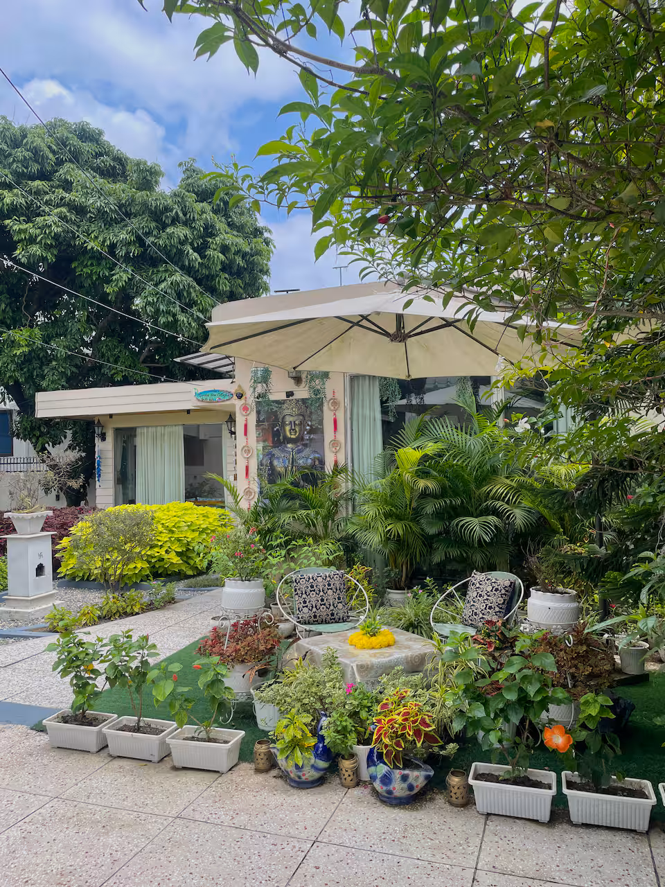 SunRise Valley, Lansdowne